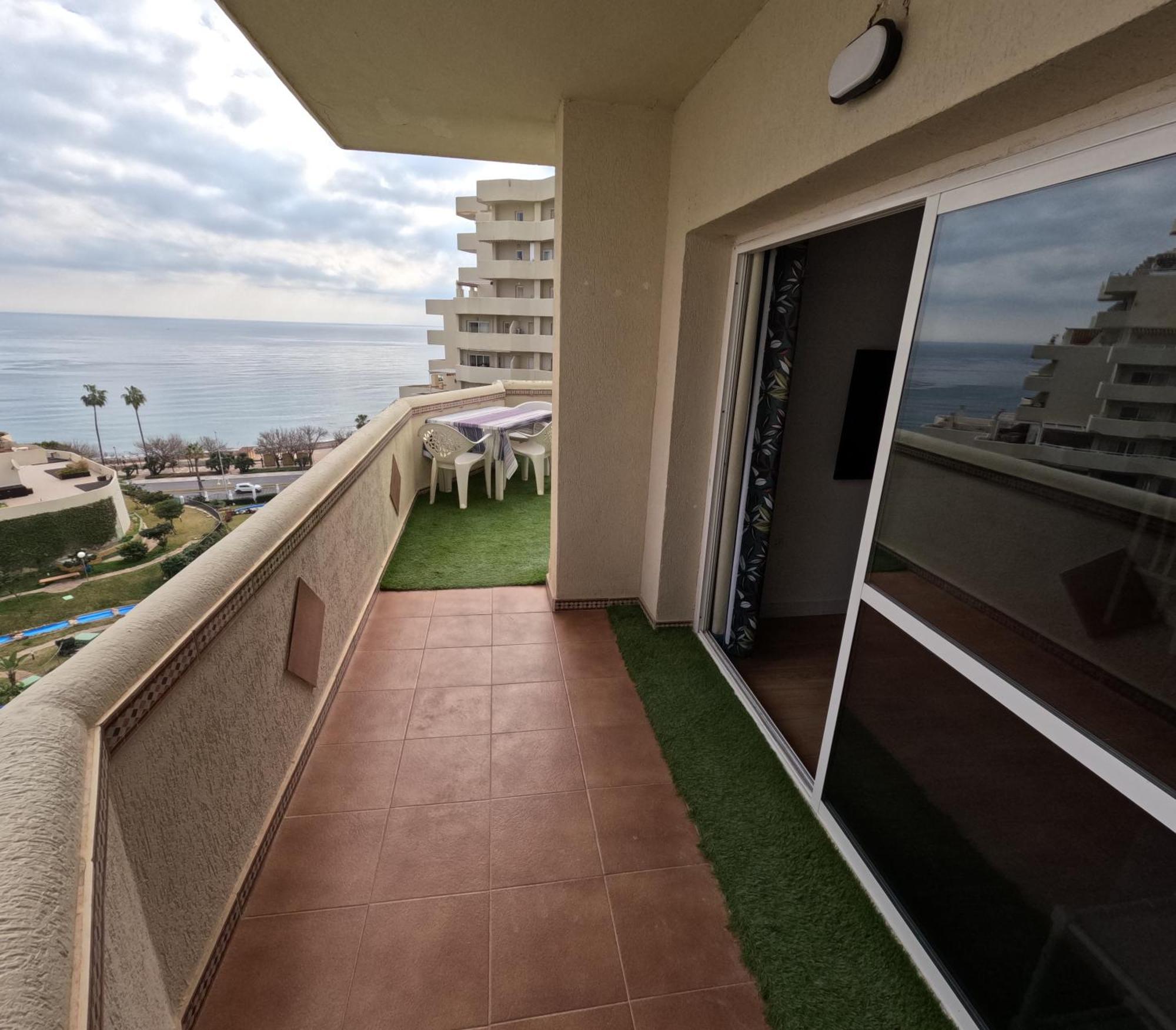Benalbeach. Espectacular Terraza, Vistas Al Mar. Беналмадена Екстериор снимка